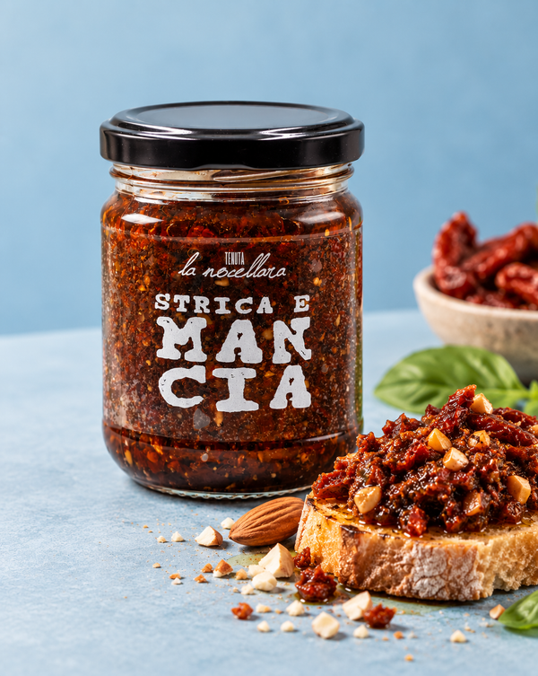Strica e Mancia – Ciliegino secco con mandorle · 190 g